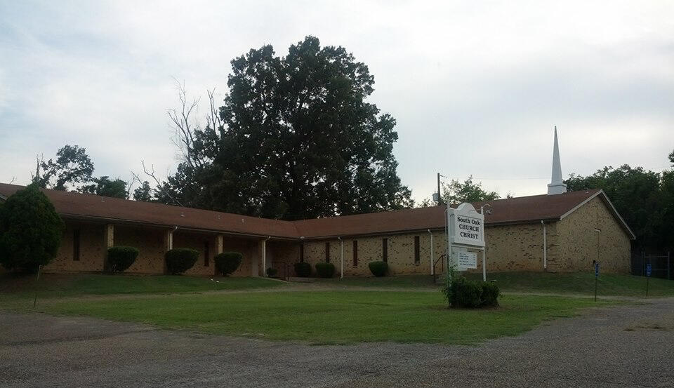 202 S. Oak St. Henderson, TX 75652 South Oak church of Christ building in Henderson, TX
